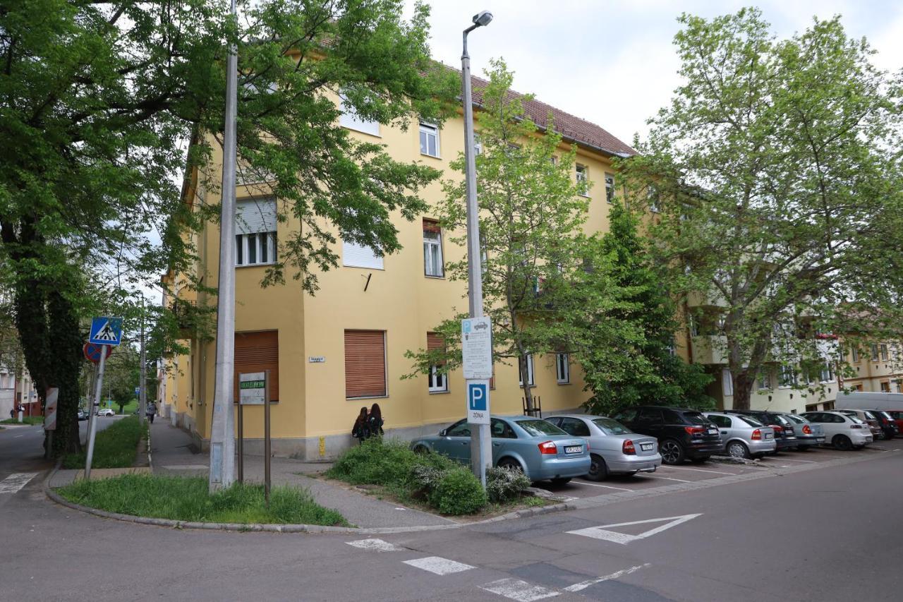 Vito Apartman Eger Extérieur photo