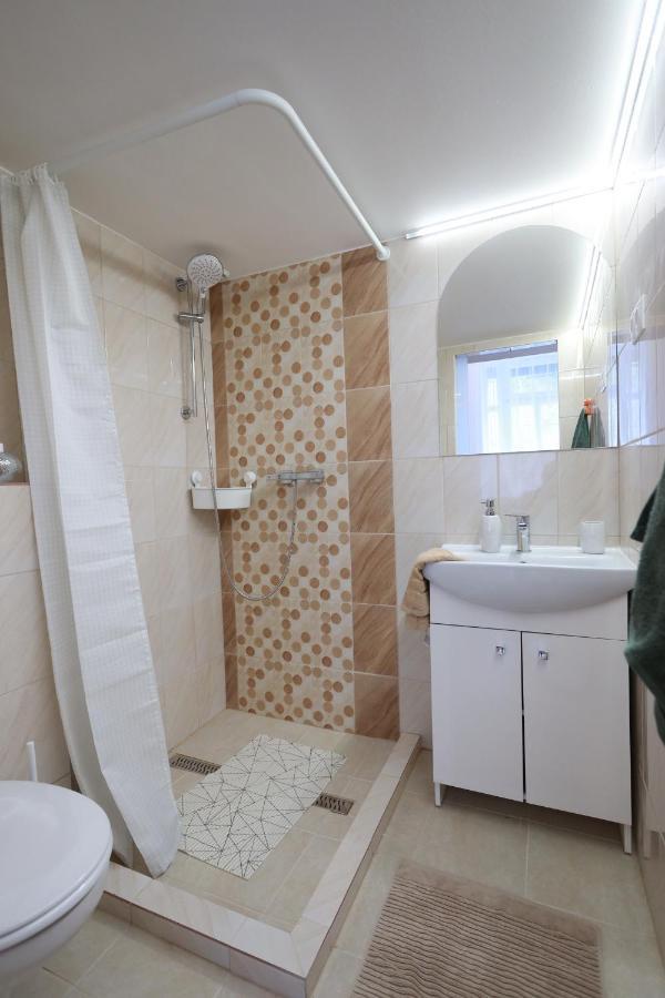 Vito Apartman Eger Extérieur photo