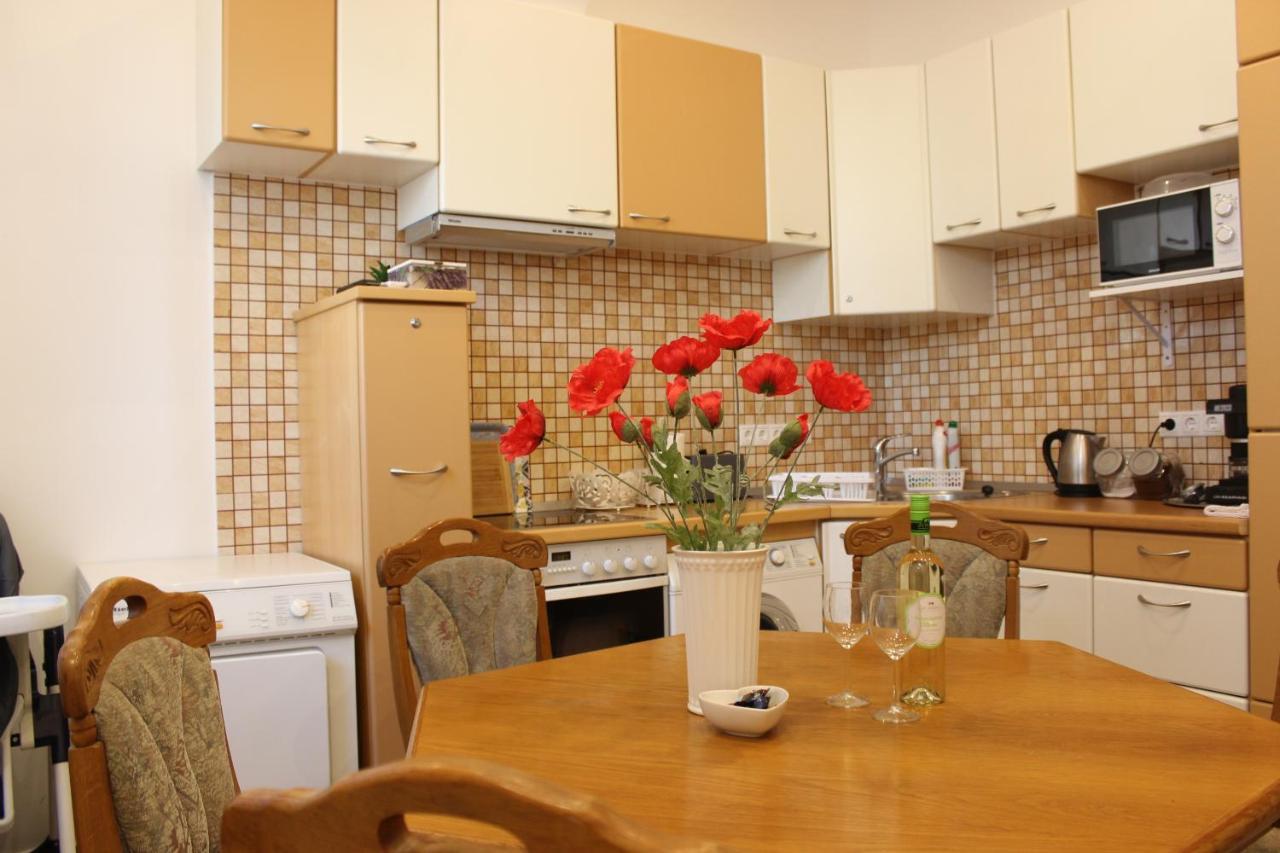 Vito Apartman Eger Extérieur photo