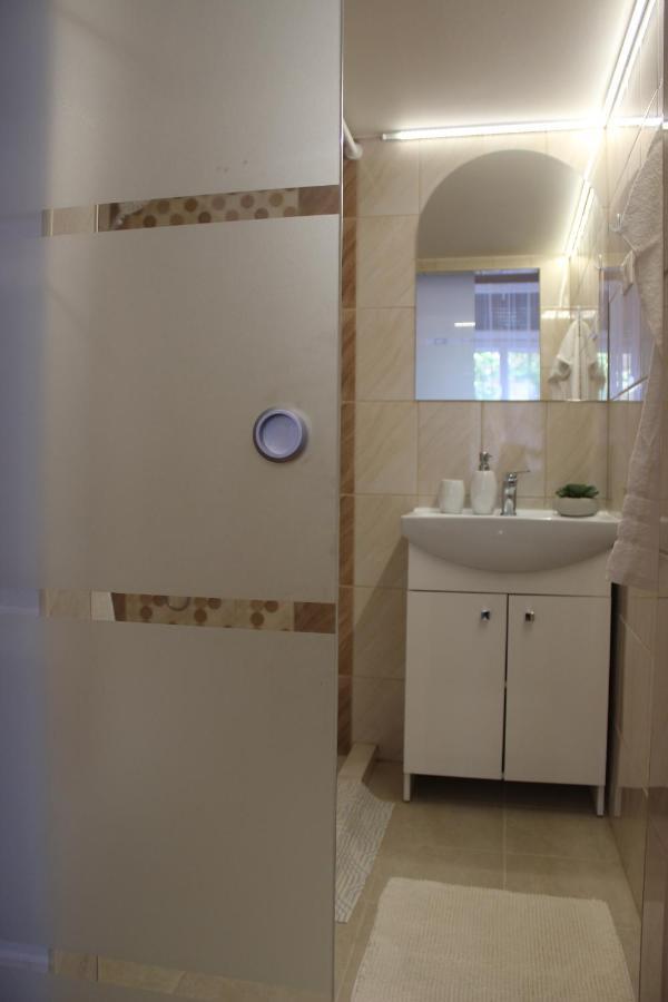 Vito Apartman Eger Extérieur photo