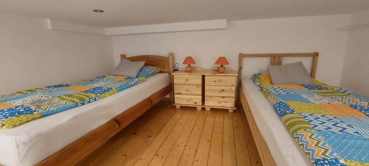 Vito Apartman Eger Extérieur photo